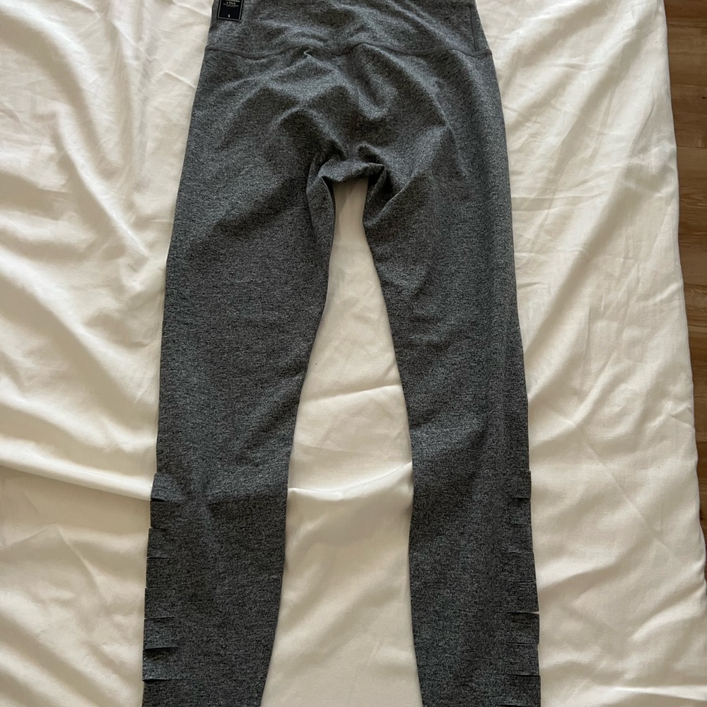 Abercrombie leggings NWT